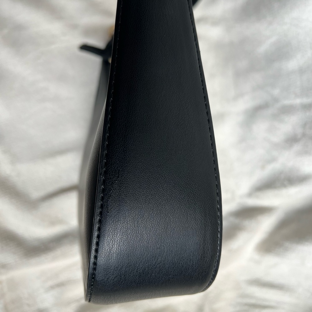 Mali and Lili Leilani Vegan Leather Baguette Shoulder Bag - Picture 9 of 11